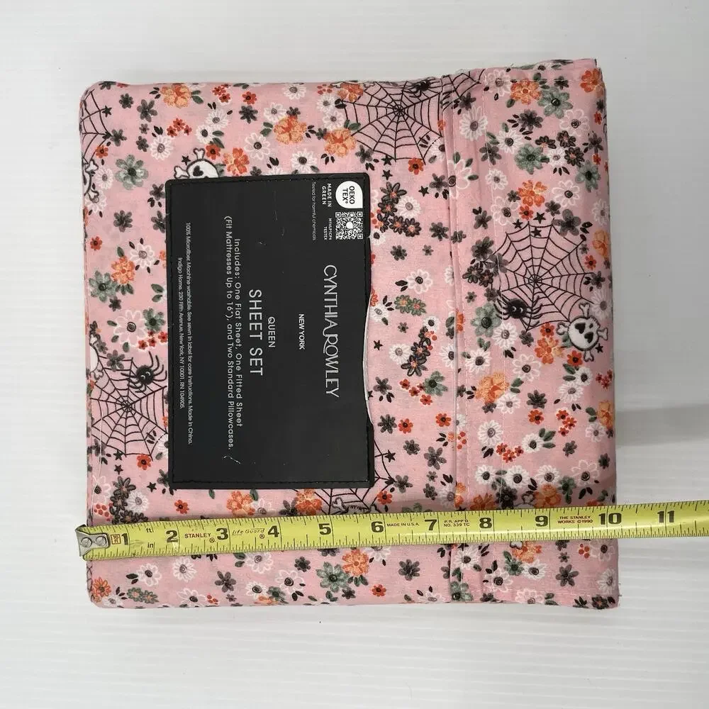 Cynthia Rowley Queen Size Pink Halloween Sheet Set With Flowers Skulls And Webs